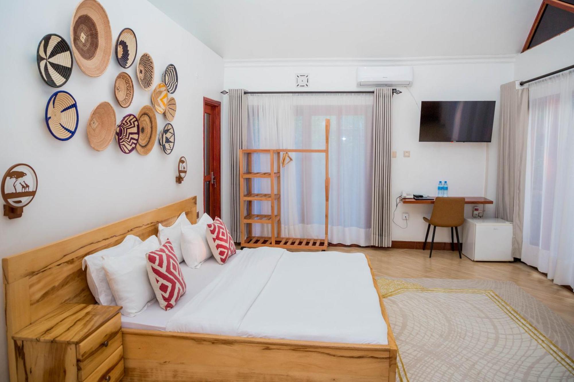 Shose Farmhouse Chalets & Campsite Moshi Kültér fotó