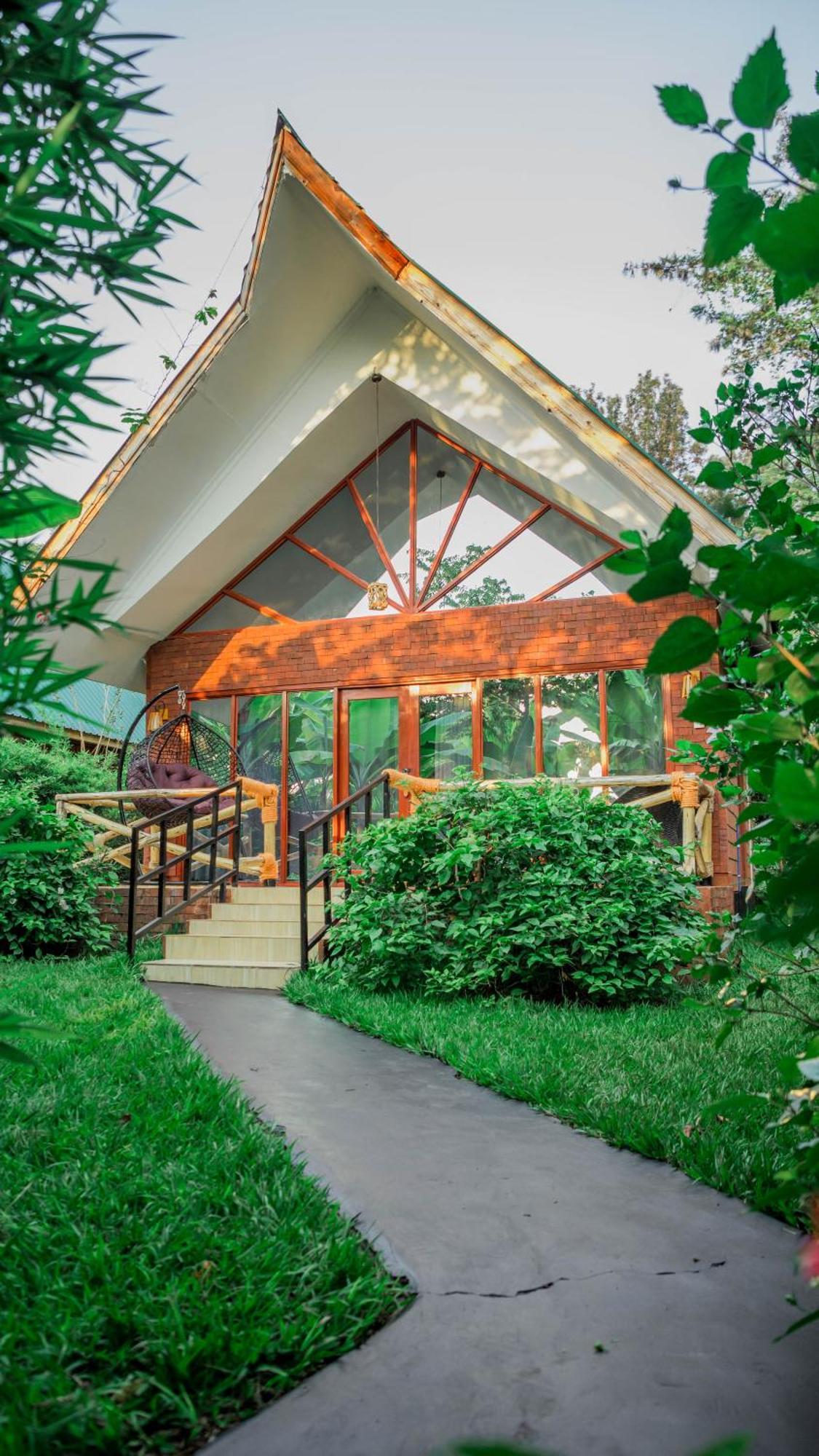 Shose Farmhouse Chalets & Campsite Moshi Kültér fotó